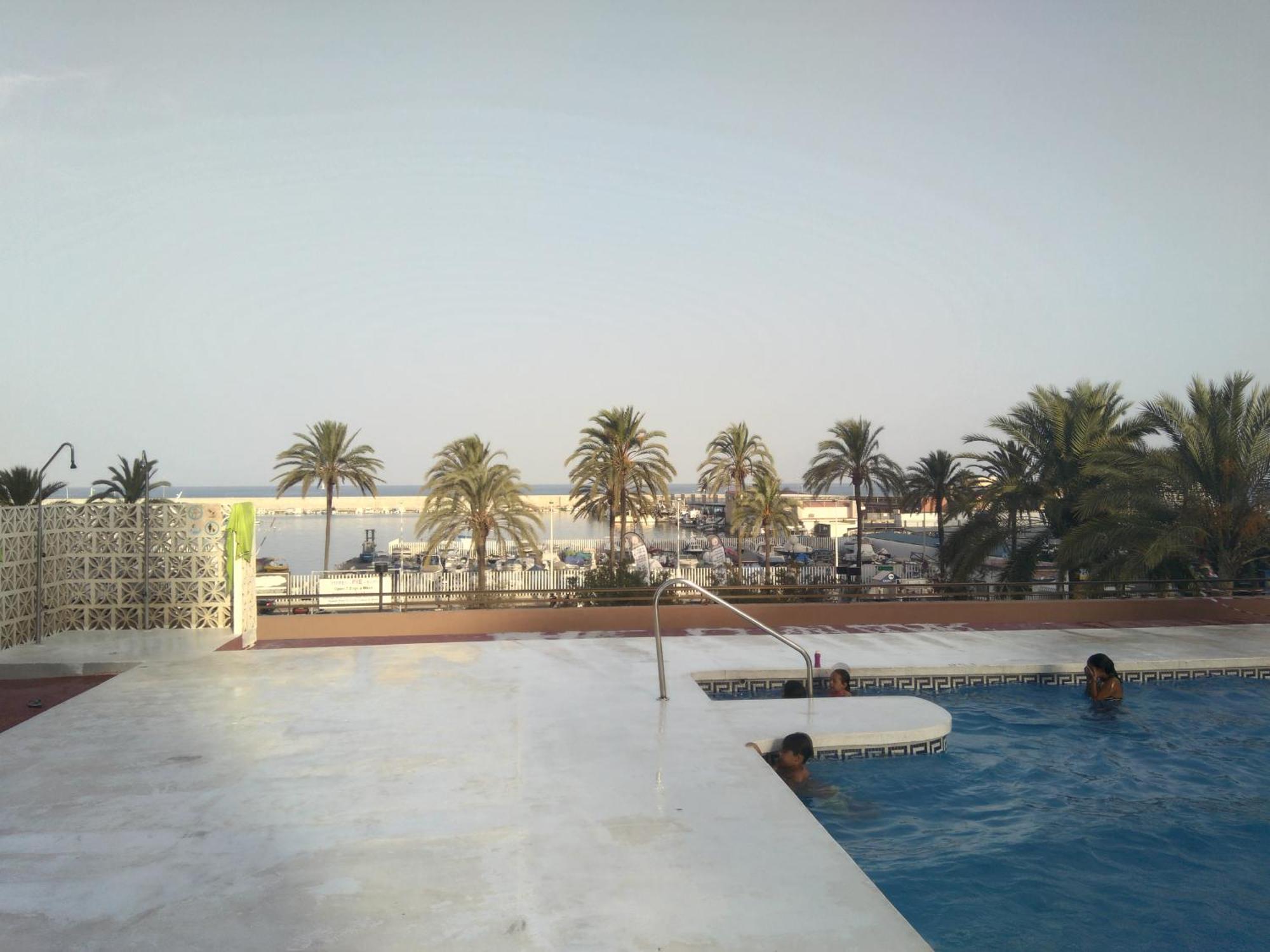 Beach, Familiy Fuengirola Marenostrum 1 Hab Luaran gambar
